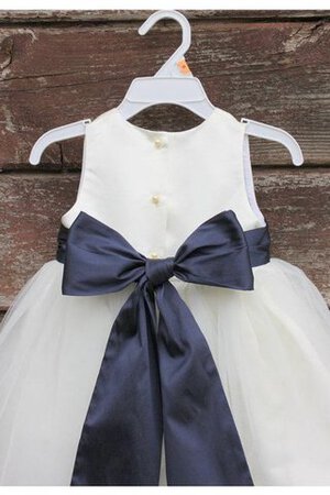 Robe de cortège enfant plissage avec ruban arrivée au cheville ceinture textile en tulle - Photo 2