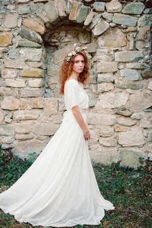 Robe de mariée romantique au bord de la mer avec manche courte de traîne courte ceinture - Photo 1