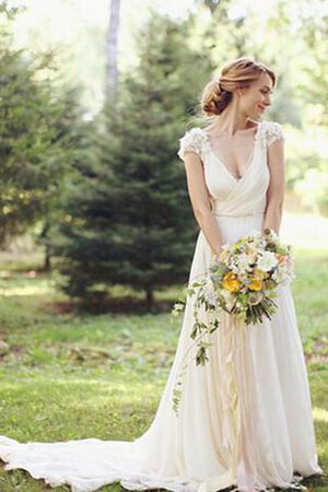 Robe de mariée elégant plissé avec fleurs avec manche courte de col en v - Photo 1