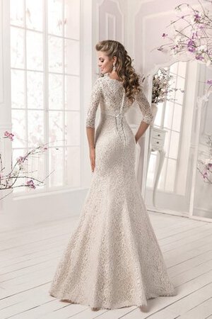 Robe de mariée delicat festonné avec manche 1/2 avec ruban boutonné - Photo 3