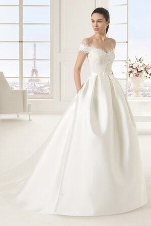 Robe de mariée distinguee vintage en satin poches ceinture - Photo 1