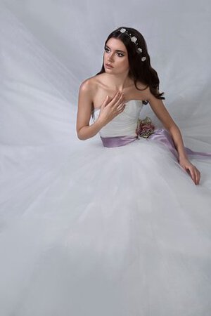 Abito da Sposa Senza Maniche radiosa in Tulle Lungo Allacciato con Fiore - Foto 3