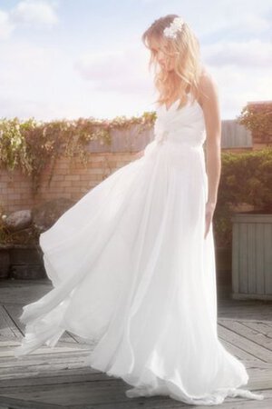 Robe de mariée simple a plage au niveau de cou avec chiffon decoration en fleur - Photo 1