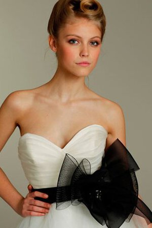 Robe de mariée ruché avec ruban ceinture fourreaux plissés de traîne courte - Photo 3