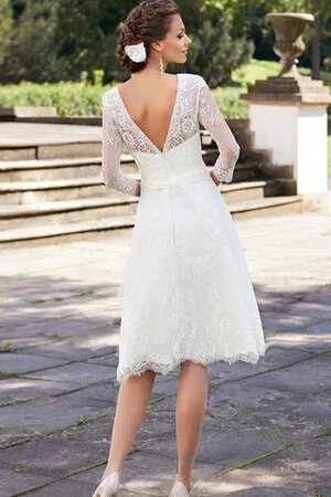 Robe de mariée plissage vintage avec fleurs a-ligne en 3/4 manche - Photo 2