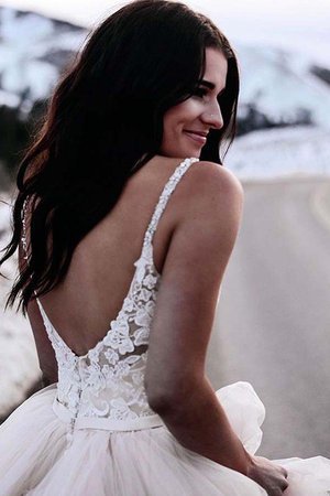 Robe de mariée avec broderie en plage manche nulle avec zip enchanteur - Photo 2