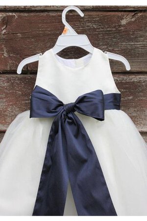 Robe de cortège enfant plissage avec ruban arrivée au cheville ceinture textile en tulle - Photo 4