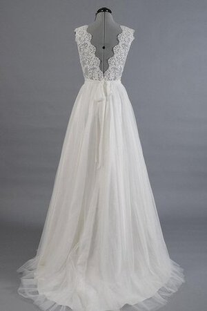 Robe de mariée romantique avec ruban ceinture en tulle avec fleurs - Photo 3