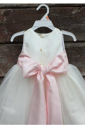 Abito da Cerimonia Bambini Naturale decorato con Increspature in Tulle con Fusciacca Tondo - Foto 3