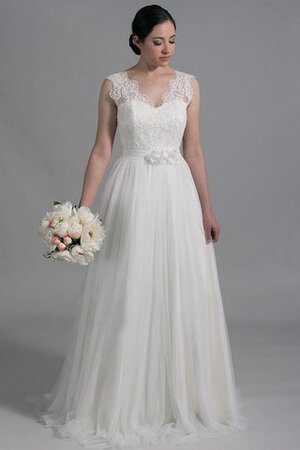 Robe de mariée romantique avec ruban ceinture en tulle avec fleurs - Photo 5