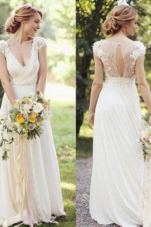 Robe de mariée elégant plissé avec fleurs avec manche courte de col en v - Photo 3