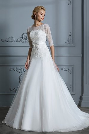 Robe de mariée en dentelle avec nœud boutonné brillant simple - Photo 6