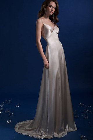 Robe de mariée de traîne courte en satin a-ligne avec sans manches v encolure - Photo 1