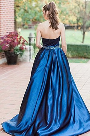 Junoesque Sweep Train Prinzessin A Linie Ballkleid aus Satin - Bild 2