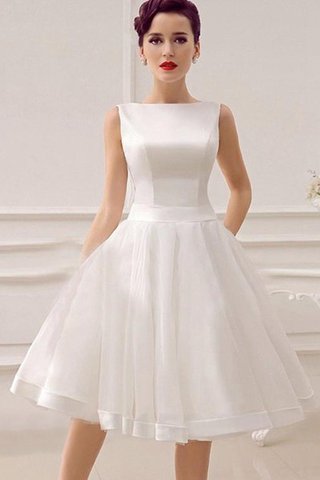 Bateau Satin Organza Schlüsselloch Rücken bescheidenes knielanges Brautkleid - Bild 2