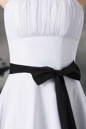 Gerüschtes trägerlos knielanges Brautjungfernkleid aus Chiffon mit Schleife - Bild 3