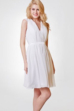 Chiffon gerüschtes V-Ausschnitt mini Abschlusskleid mit Plissierungen mit Applike - Bild 5