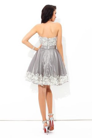 Ärmelloses Natürliche Taile Prinzessin Cocktailkleid mit Reißverschluss mit Bordüre - Bild 2