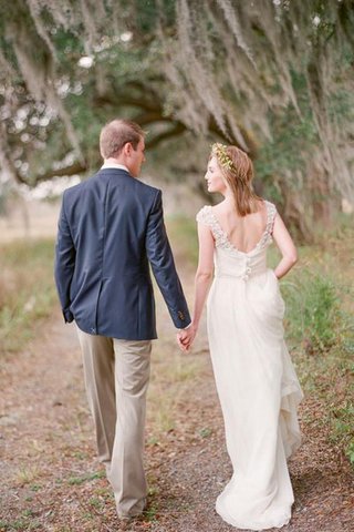 Robe de mariée distinguee en plage avec perle avec manche courte decoration en fleur - Photo 2