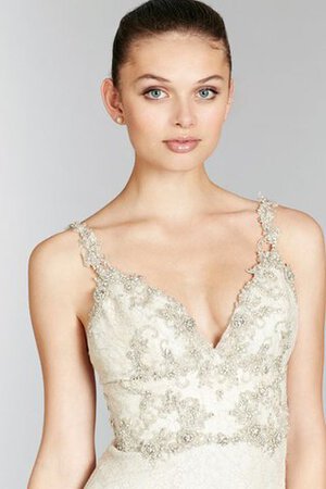 Spitze Perlenbesetztes Ärmelloses rückenfreies Brautkleid mit Bordüre mit Kristall - Bild 4