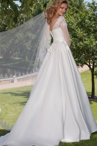 Schaufel-Ausschnitt Satin bodenlanges Brautkleid mit Bordüre mit Tasche - Bild 2
