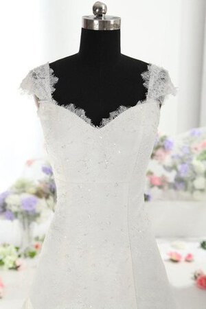 Robe de mariée plissé avec manche courte avec lacets jusqu'au sol de col en v - Photo 3