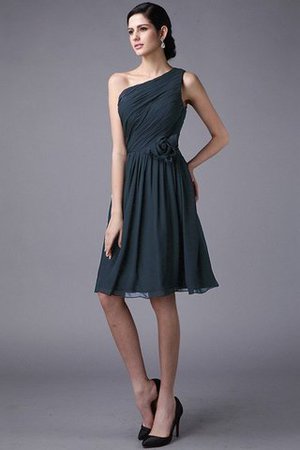 Ein Schulterfreies Plissiertes Mini Brautjungfernkleid aus Chiffon mit Drapierung - Bild 10