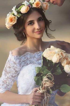 Abito da Sposa con Applique Fuori dalla spalla con Bottone A-Line Naturale in Pizzo - Foto 6