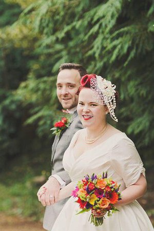 Abito da Sposa V-Scollo con Increspato con Manica Corte Formale E Informale medievale in pizzo - Foto 4