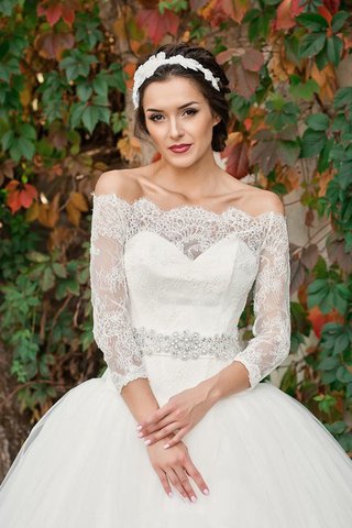 Robe de mariée romantique textile en tulle d'epaule ajourée avec perle cordon - Photo 2