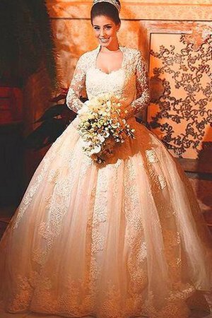 Robe de mariée derniere tendance distinguee avec bouton appliques col en reine - Photo 2