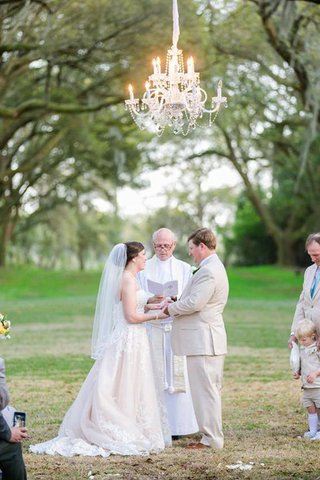 Elegante Vestido de Novia de Corte Evasé de Cola Corte - Foto 2