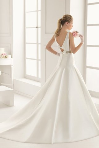 Robe de mariée en satin ceinture en étoffe avec perle trou serre de traîne moyenne - Photo 2