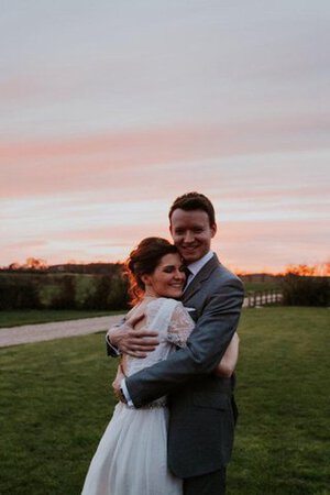 Abito da Sposa Semplice in Pizzo Vintage con Manica Corte Coda A Strascico Cappella Barchetta - Foto 3