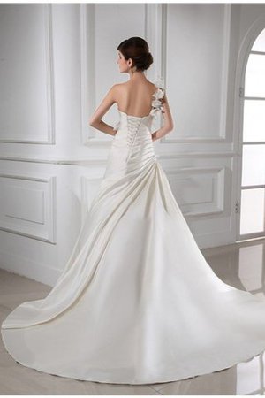 Robe de mariée a-ligne en satin d'épaule asymétrique de princesse cordon - Photo 2