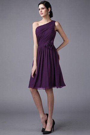 Ein Schulterfreies Plissiertes Mini Brautjungfernkleid aus Chiffon mit Drapierung - Bild 15